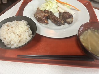 フレスガッセ - スモークスペアリブ定食