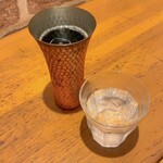 佐藤さんちのぎょうざ - お水とセットのコーラ