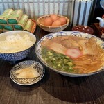 丸田屋 - 中華そば
            ごはん(中)