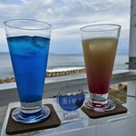 cafe 海と硝子 - 海色ライチソーダ（700円）＋茜色レモングレープフルーツ（700円）