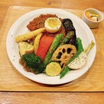 Spicy Motel CURRY&GRILL - 和風肉味噌キーマのシングルカレー 彩り野菜