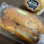 San Etowaru - 黒毛和牛のコロッケサンド280円、黒豚のメンチカツバーガー200円　美味しいです。