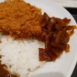 マイカリー食堂 - お馴染みの茶色い"福神漬"です。