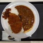 マイカリー食堂 - 欧風 W ビーフカレー 少なめ、610円
+ トッピング ロースかつ、350円。