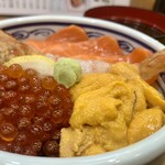 馬子とやすべ - 牡丹海老四色丼（蟹→いくらに変更）¥2800