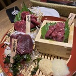 馬肉バル 跳ね馬 - 馬刺し3点盛り