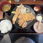 花咲き とんかつ すえ広 - ロースカツ、へれかつのコンビにエビフライトッピング。1700円の定食です