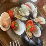 トラットリア フランコ - 色々貝類の白ワイン蒸し