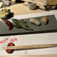 恵比寿 鮨 おぎ乃 - 握り4貫　マグロの赤身・はた・こういか・ホタテ