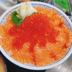 Sakanaya Shokudou Urokojuu - サーモンいくら丼