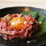 焼肉・ホルモン料理とらじ亭 - ユッケ