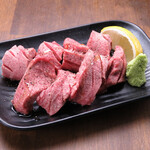 焼肉・ホルモン料理とらじ亭 - 牛タン