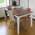 シャムロックカフェ - 明るい南側の部屋。