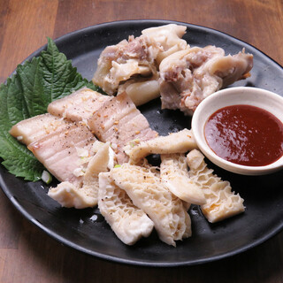 焼肉・ホルモン料理とらじ亭_1