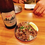 串焼肉・串焼きホルモン てが利 - アゴスジはくだんと瓶ビール