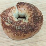 内橋 BREAD SHOP STUDIO - 大山「熟成乾塩ブロックベーコン」feat.レッドチェダーチーズ