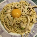 鎌倉パスタ  - きのこの和風カルボナーラ