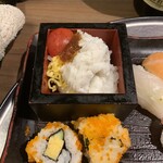 Sandaimefurarisushiandoodaidokorofurari - 