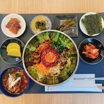 Wakan Kicchin Irubon - 石焼ユッケビビンパ定食