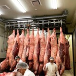 焼肉・ホルモン料理とらじ亭 - 自社食肉処理工場