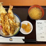Tendon Tenya - 牡蠣と穴子ごちそう天丼（ご飯小盛／税込1130円）きす（税込130円）