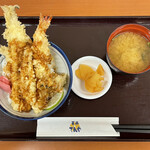 Tendon Tenya - 牡蠣と穴子ごちそう天丼（ご飯小盛／税込1130円）きす（税込130円）