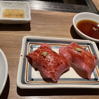 やきにくグレート 神田店 - 肉寿司はフツウかな