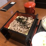 廻鮮丸 - 2段のざる蕎麦付き