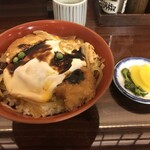 清見そば本店 - カツ丼+漬物（750円）