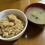 体験型民宿 葵 - マグロ炊き込みご飯、しじみ味噌汁