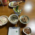 体験型民宿 葵 - イカサラダ、がごめ昆布酢、マグロ内蔵胡麻和え、マグロ塩辛