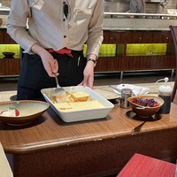 グリル&イタリアン アチェンド - デザートはテーブルの横でカットしてサーブしていただきました。