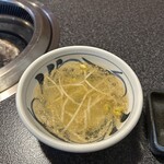 成田 牛武 - 熱々スープは器まで熱々