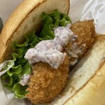 フレッシュネスバーガー - 料理写真:赤しそタルタルのホタテバーガー(税込 640円)評価=△