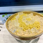 横浜桜木町ワシントンホテル - いい茹で加減の麺が冷やしてあります。