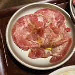 Yakiniku Takara Jima - 生ハムではありませぬ薄い牛タン塩♫