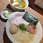 ジャパニーズ ラーメン 五感 - 