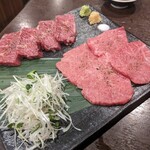 Nikukozou Takumi - 香味野菜とおろしポン酢の奇跡の牛焼き、和牛の干しハラミ