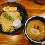 Tsukemen Yondaime Misawa - 令和5年9月
                      つけ麺 税込880円
                      味玉 税込110円→ライン初回登録で無料