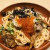 壁の穴 - 秋鮭と舞茸の明太子スパゲッティ　いくら添え