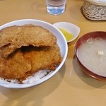 Tonkatsu Tarou - カツ丼970円＋なめこ汁160円