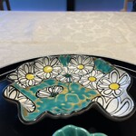 銀座 吉兆 - マーガレット紋の吉兆らしい器の選び