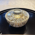 銀座 吉兆 - 白磁に金彩は華やか