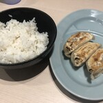 Raxamen Hayashida - 餃子と小ライス