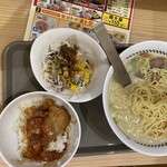スガキヤ - 肉入ラーメン　豚丼・サラダセット910円　麺大盛110円、ネギ10倍110円