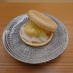 柚木元 - 最中、クリームチーズとポポ、ナシ(南水)、フィンガーライム