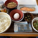 Sukiya - 焼鮭たまごかけ定食　牛小鉢