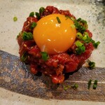 焼肉 富や - 炙りユッケ