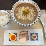 麺屋 八っすんば - 