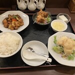 中華料理 パンダ - パンダDX定食　これに点心が付きます